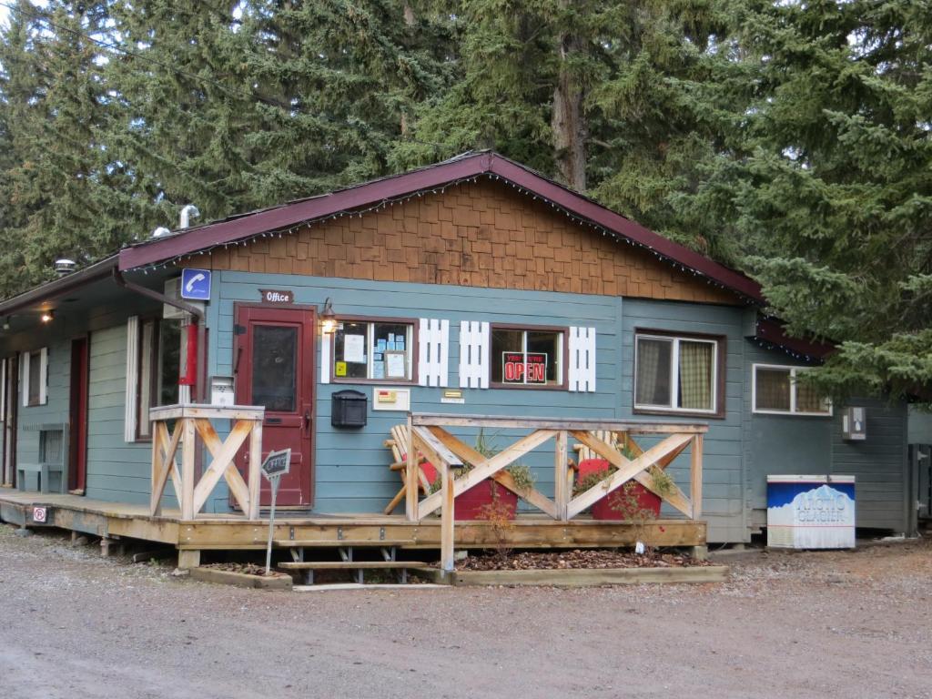 Rundle Chalets 캔모어 외부 사진